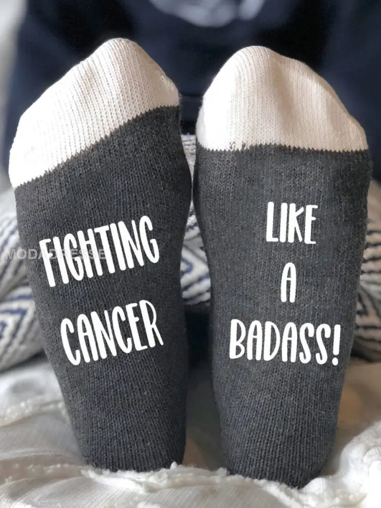 Att bekämpa cancer som en tuffa unisex sockar mörk grå / ONE