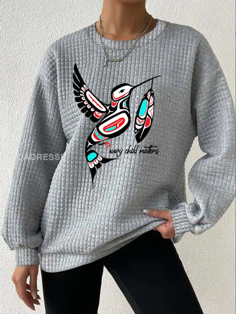 Kvinnor varje barn betyder våffle Print Sweatshirt grå / S