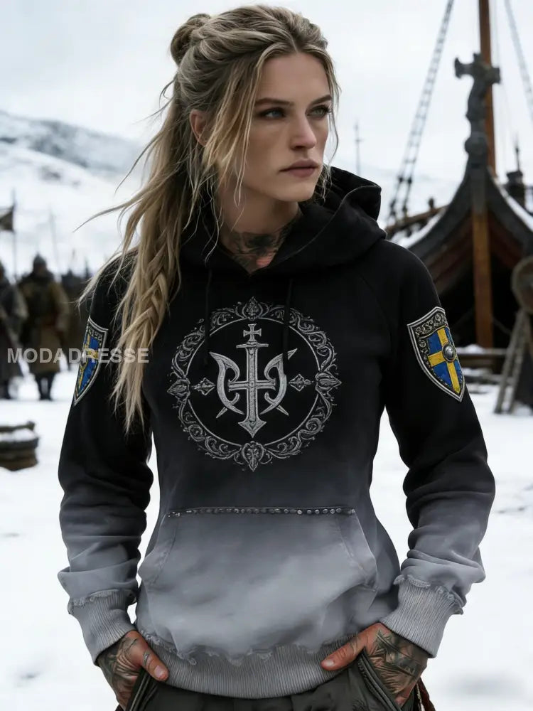 Kvinnors Retro Svenska flaggbricka Konsttryckt Casual Comfort Sweatshirt svart / S