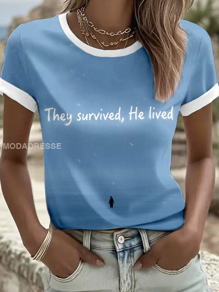 Kvins Nihilistiska pingvin De överlevde Han levde Print T-shirt blå / S