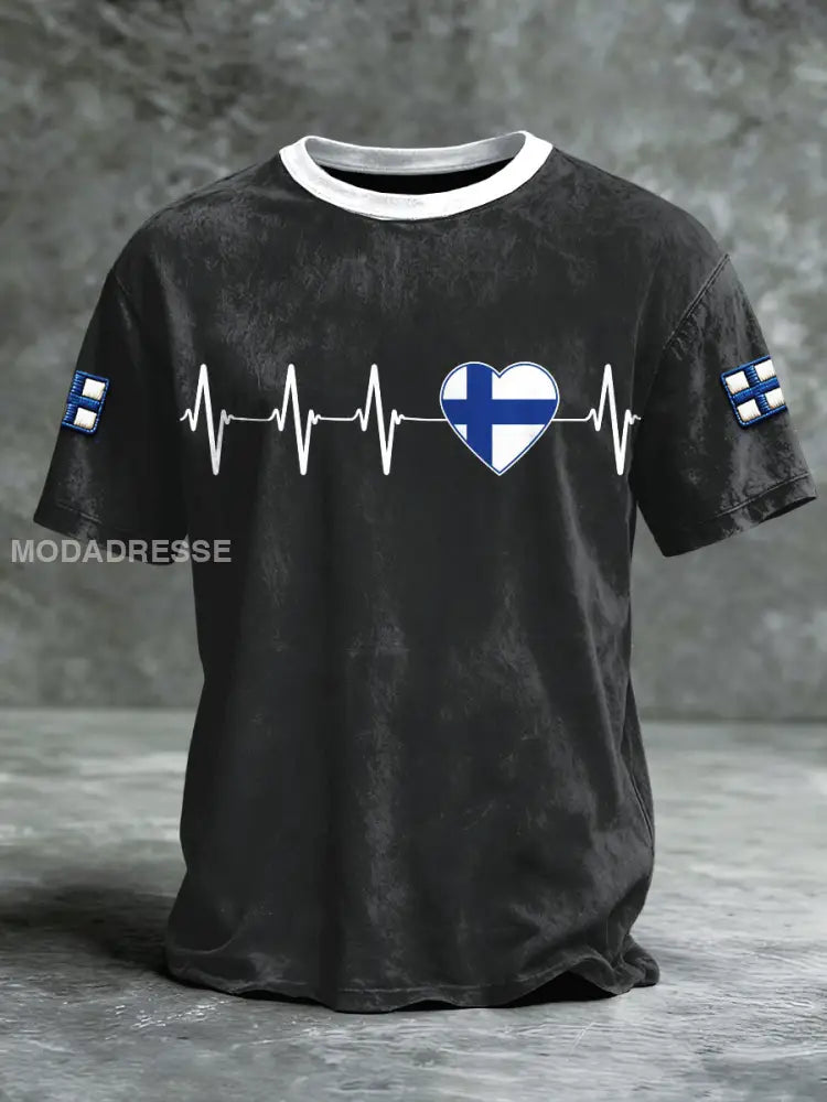 Miesten musta T-paita suomalaisella lippusydän Print musta / S
