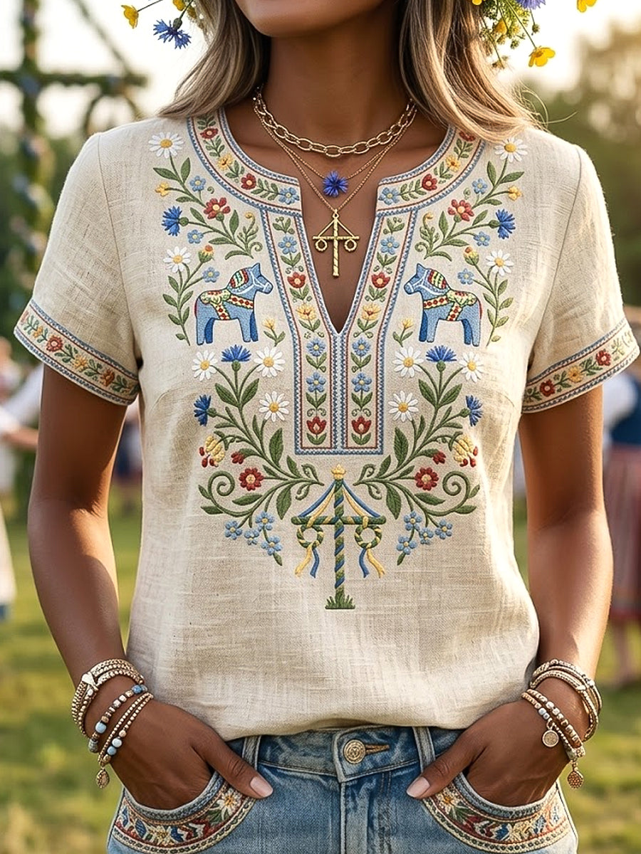 Dams retro svensk midsommarblommig avslappnad t-shirt med V-ringning