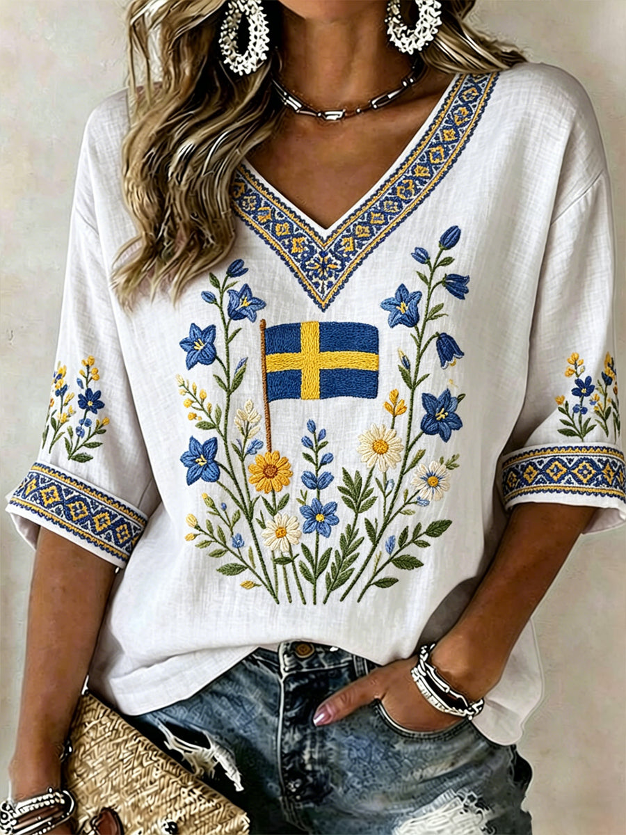 Damsmatta med svensk tryck av växter och blommor, ledig t-shirt