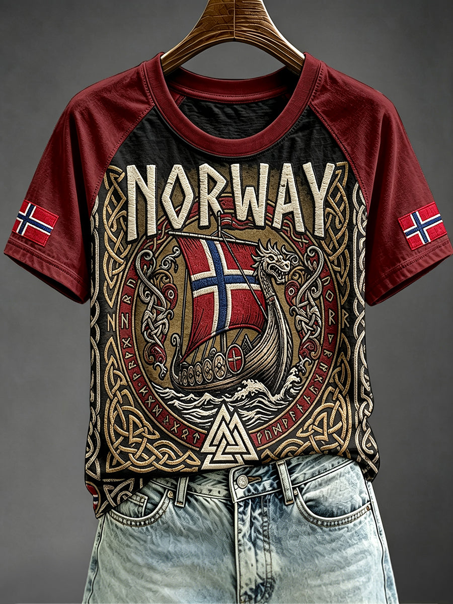 Dame-T-skjorte med viking-inspirert mønster, Norgesflaggtrykk, rund hals og korte ermer