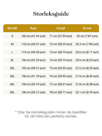 Herrpolotröja med konsttryck som hyllar den svenska midsommarfesten