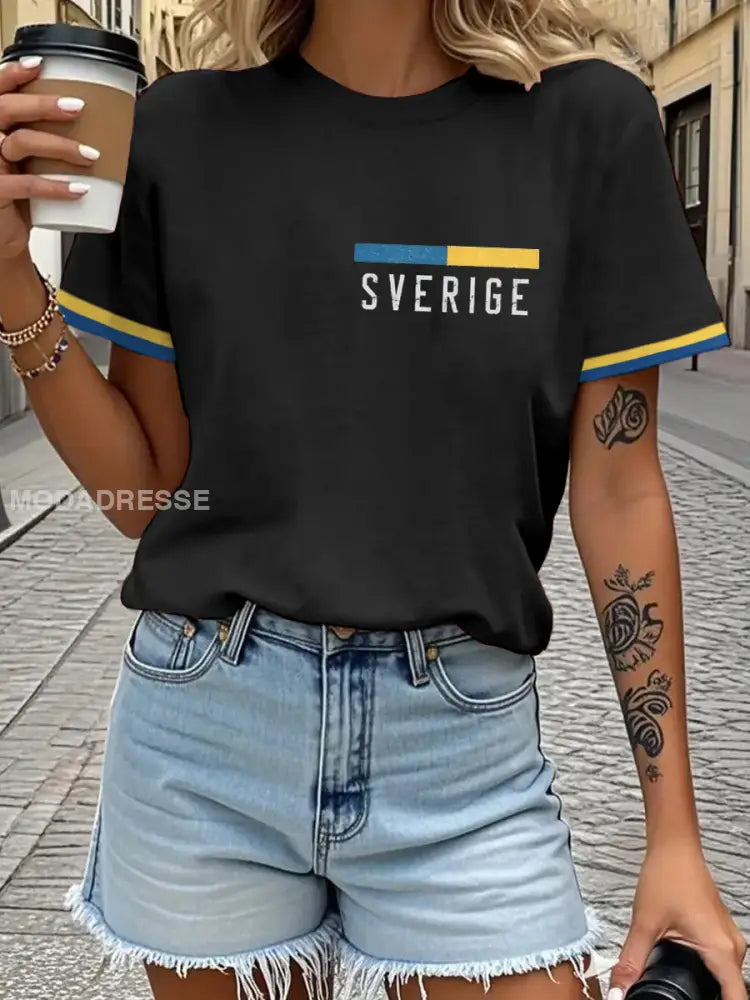 Damens Sveriges flagg tryckt T shirt svart / S