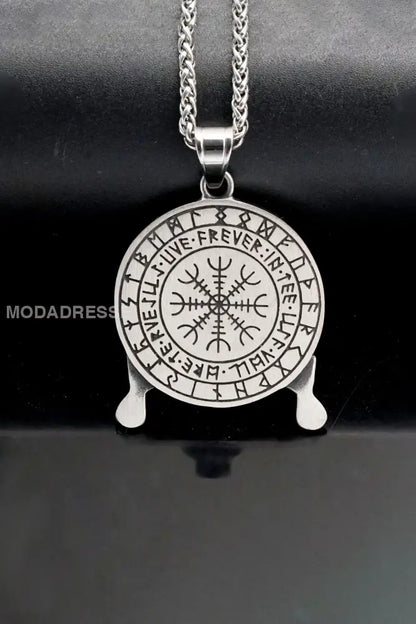 Korvnärda smycken stål