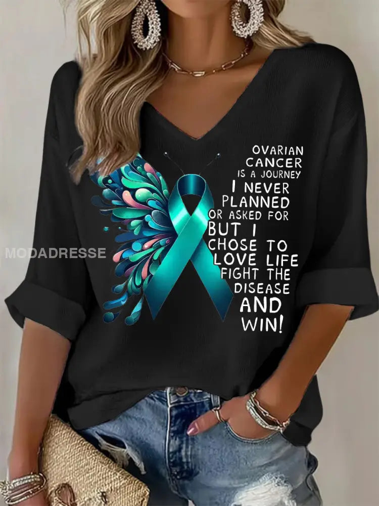 Kvinnors fjäril Teal Ribbon Print Ovarian Cancer Medvetenhet Långärm Topp svart / S
