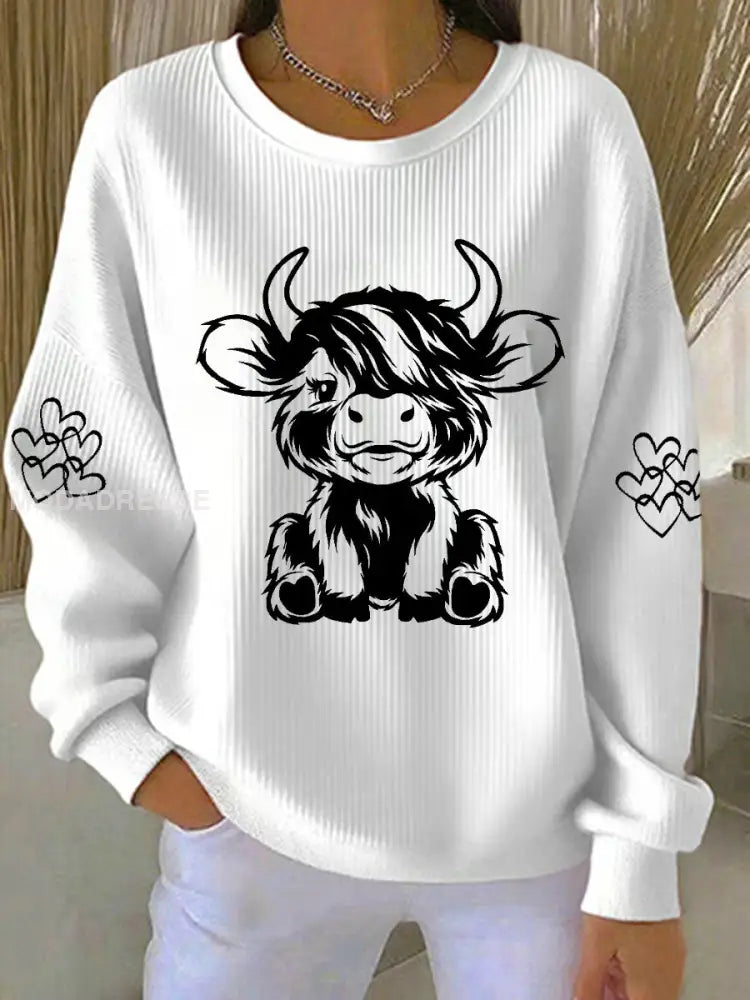 Kvinnors högland ko Print Casual Sweatshirt vit / S