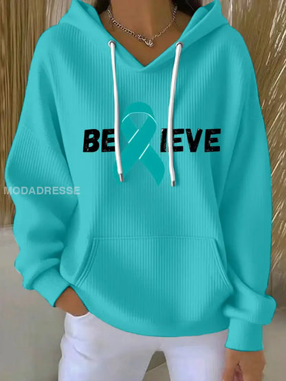 Kvinnors Teal Band tror äggstockscancer medvetenhet Hoodie. blå- grön / S