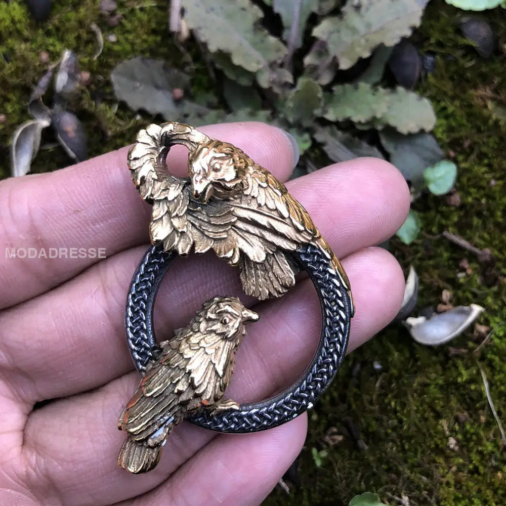 Rostfritt stål Double Crow Hollow Circle Pendant Double Sided halsbande A