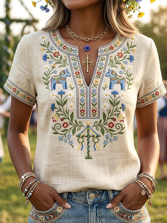 Dams retro svensk midsommarblommig avslappnad t-shirt med V-ringning