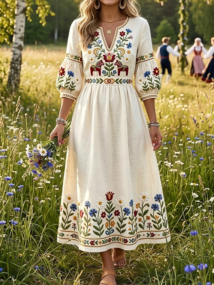 Damsvängångsklänning i vintagestil med svensk midsommar- och blomstermönster