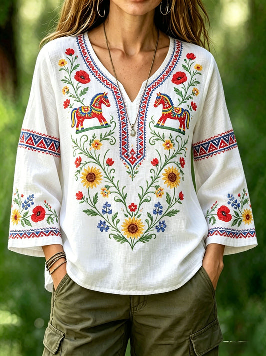 Dams retro svensk midsommarfolkstil blus i bomull-linne med blommönster