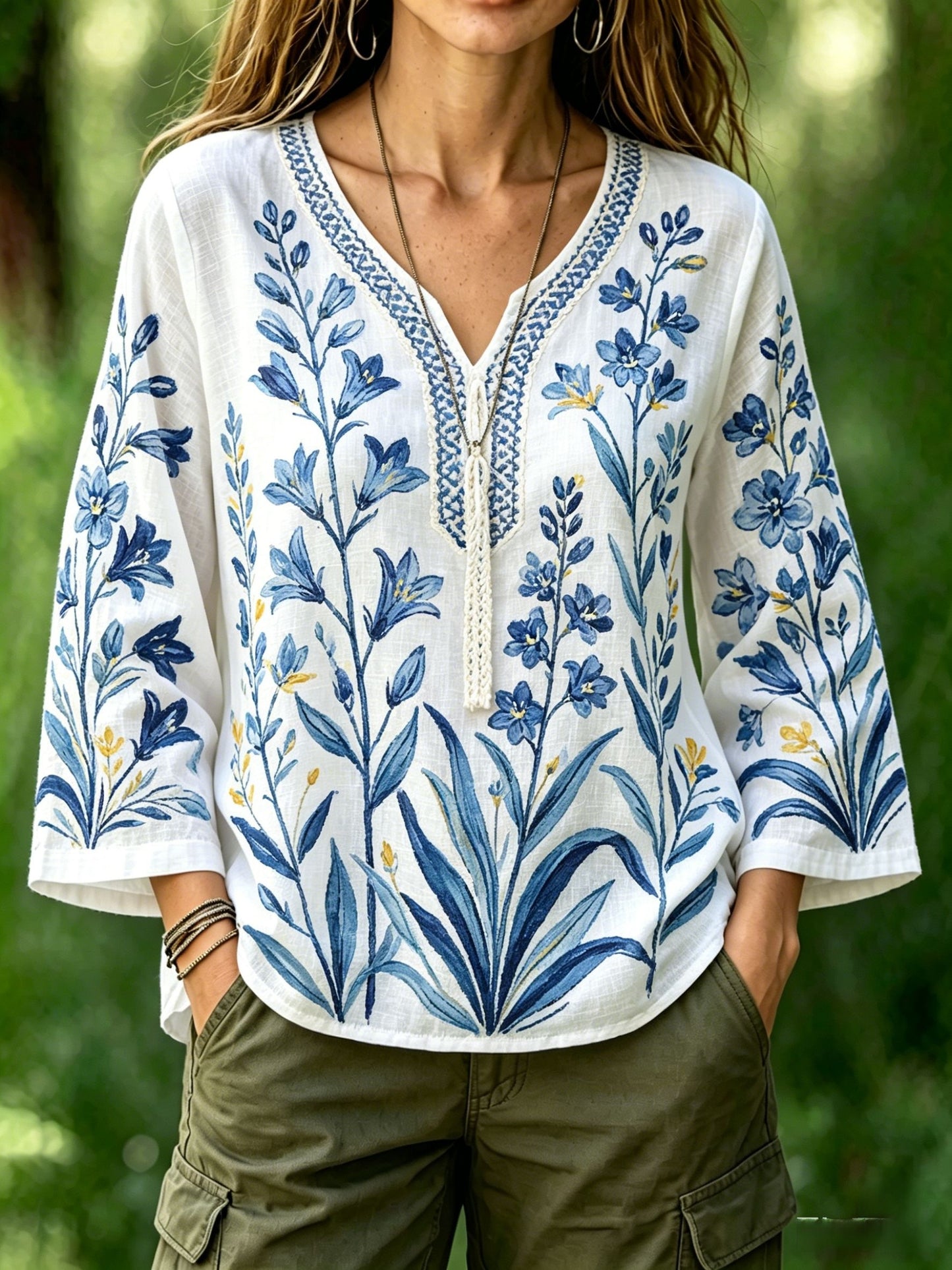 Dams retro svensk midsommarfolkstil blus i bomull-linne med blommönster