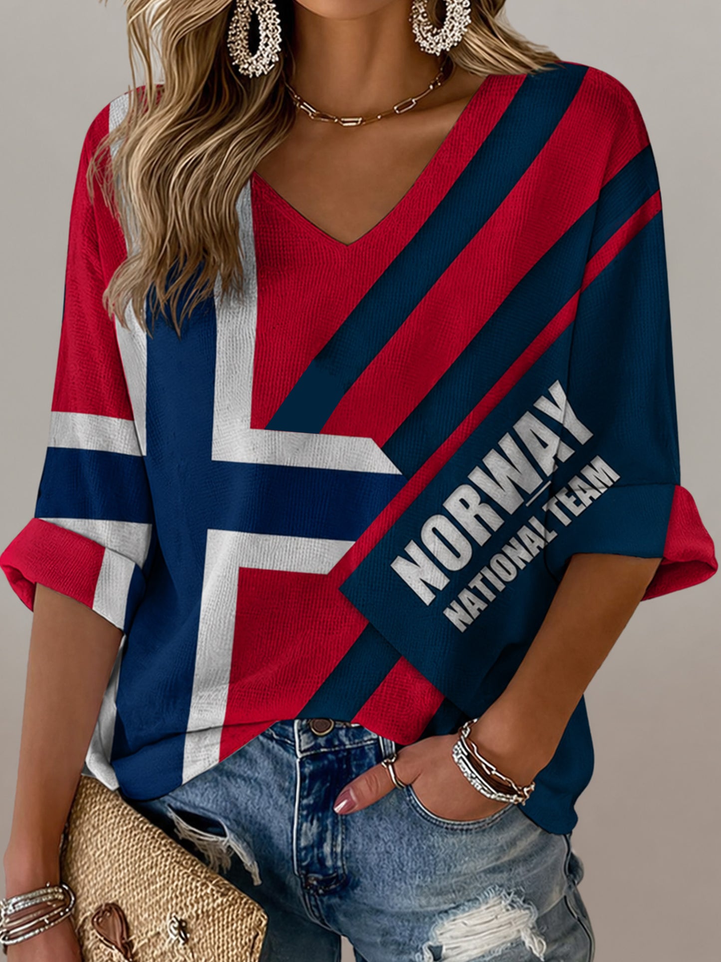 Kvinners norske fotballkamp-heiarart-print T-skjorte med V-uttak