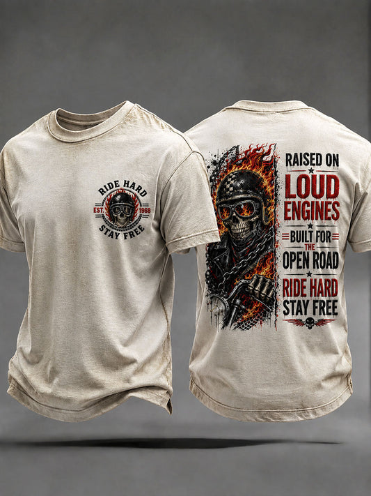 Mäns 'höjda på höga motorer byggda för öppen väg ride hårt stanna gratis' T-shirts