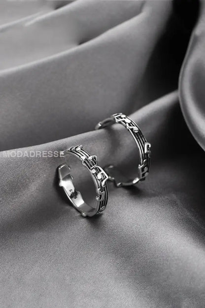 Vintage musikal tonringar silver.