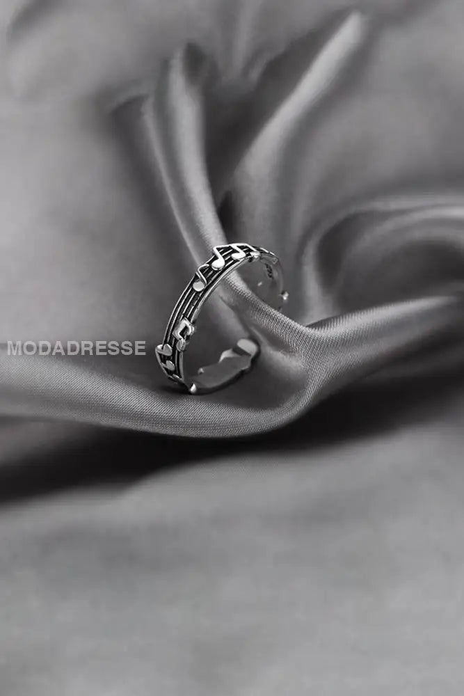 Vintage musikal tonringar silver.